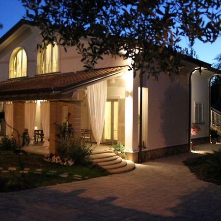 I Salici Vila Marina di Massa Exterior foto